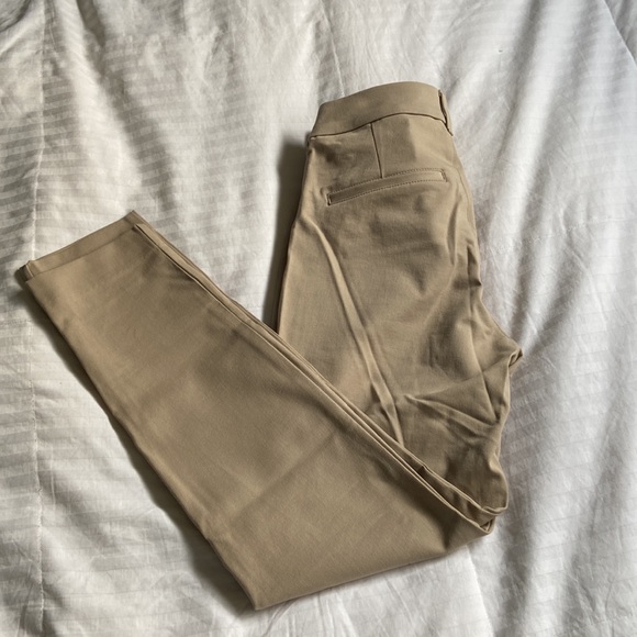 NWOT - Old navy Pixie ankle pants - Picture 2 of 2